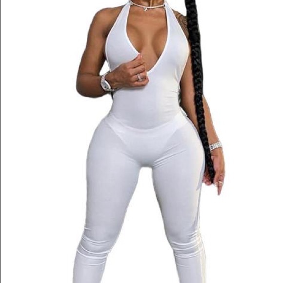 Stylish Black V Neck Jumpsuit - Picture 2 of 4